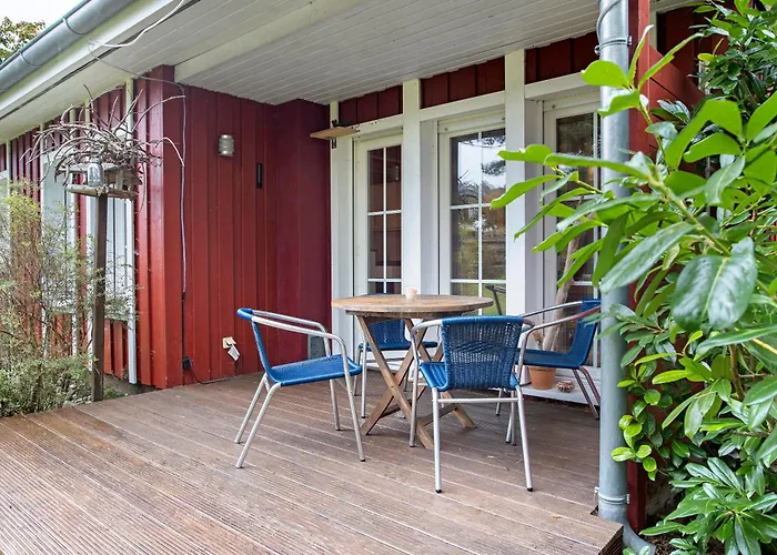 Am Huenengrab Nyaraló Lütow