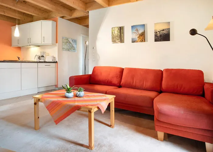 Am Huenengrab Nyaraló *