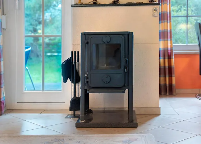 Am Huenengrab Nyaraló *