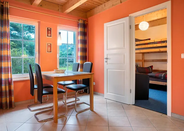 Am Huenengrab Nyaraló