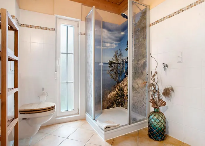 Am Huenengrab Nyaraló